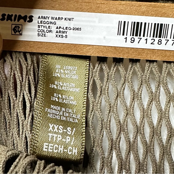 NWT Skims Warp Knit Leggings & Scoop Neck Bralette Set Army Women’s Size XXS-S - Picture 9 of 11